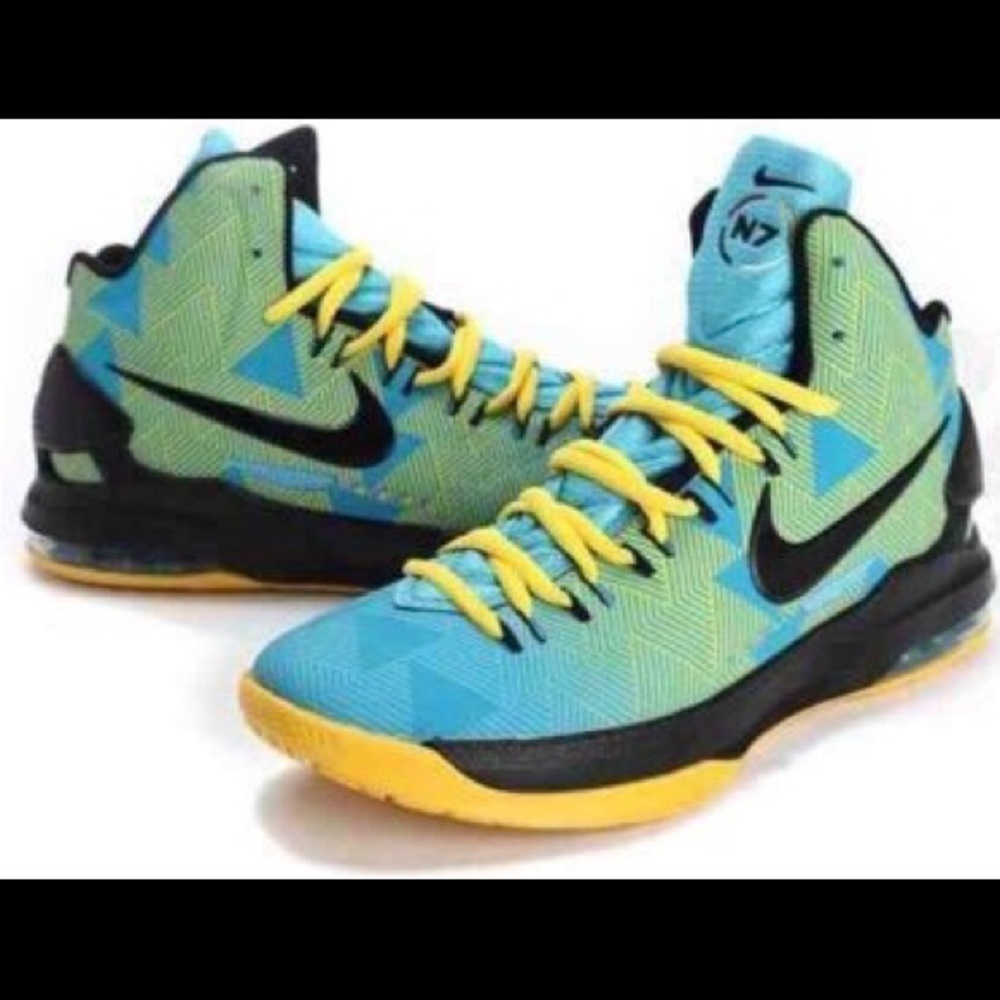 Men’s Nike N7 shoes size 11